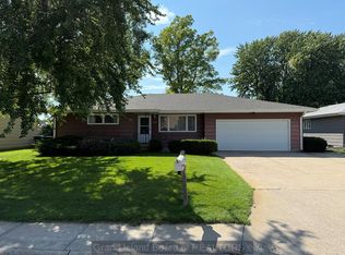 1404 Howard Pl, Grand Island, NE 68803