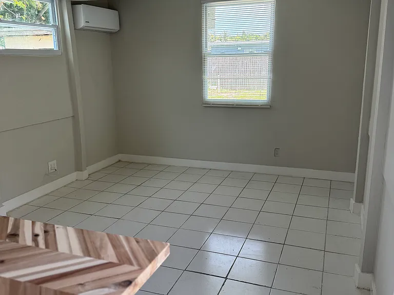 1508 NW 1st Ave #2 — Photo 5