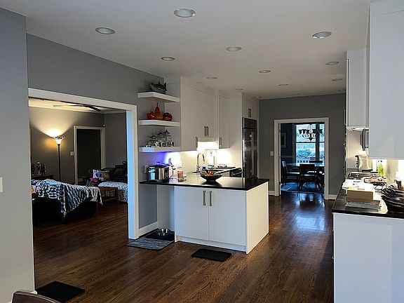 4th image of 1801 Larkspur Ln