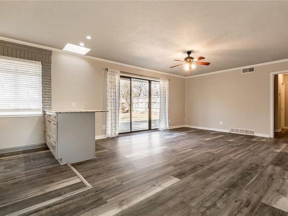 4th image of 1709 Westminster Pl