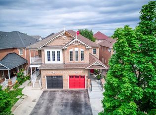911 Golden Farmer Way, Mississauga, ON L5W 1A8