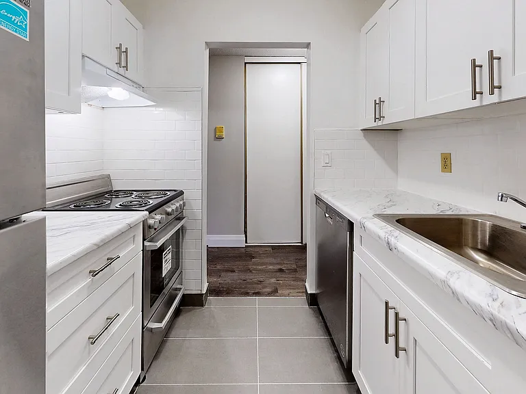 405 Sidney St — Photo 36