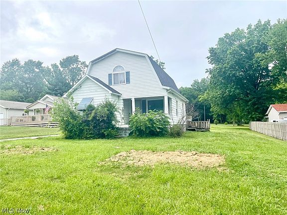 2nd image of 3187 Orchard Ave SE