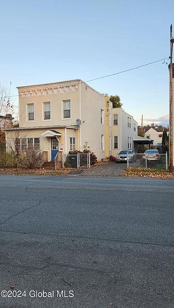 2nd image of 242 2nd Avenue