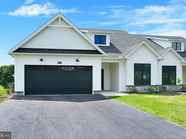 4521 Range Runner Dr, Fayetteville, PA 17222