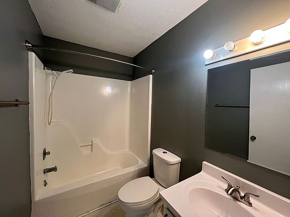 4th image of 260 N Washington St #17