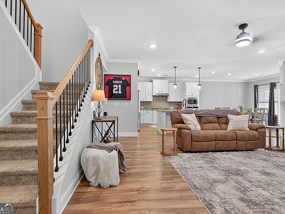 4th image of 229 Brant Cir