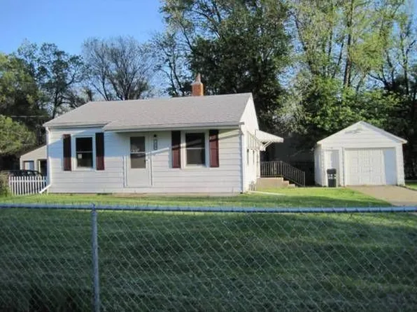 404 High St, Creve Coeur, IL 61610