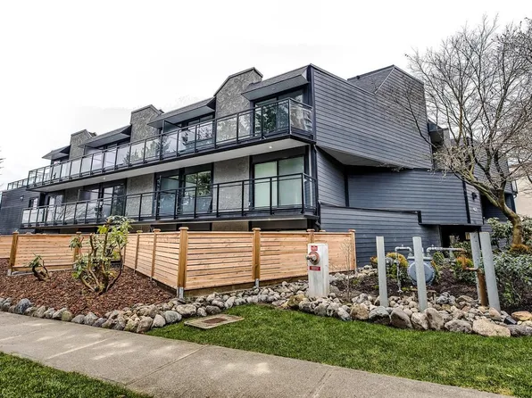 4625 Grange St #303, Burnaby, BC V5H 1R1