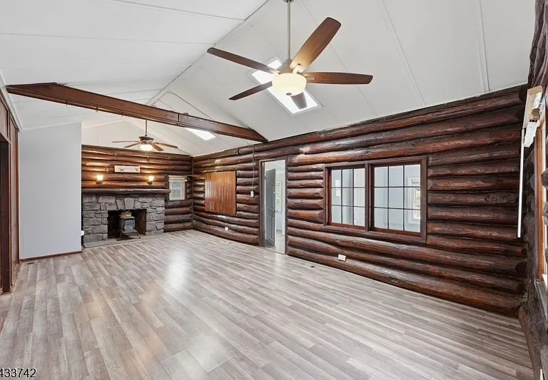 33 Hillside Ave — Photo 6