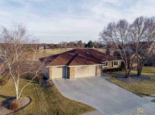 2010 Rainbow Ave, Seward, NE 68434