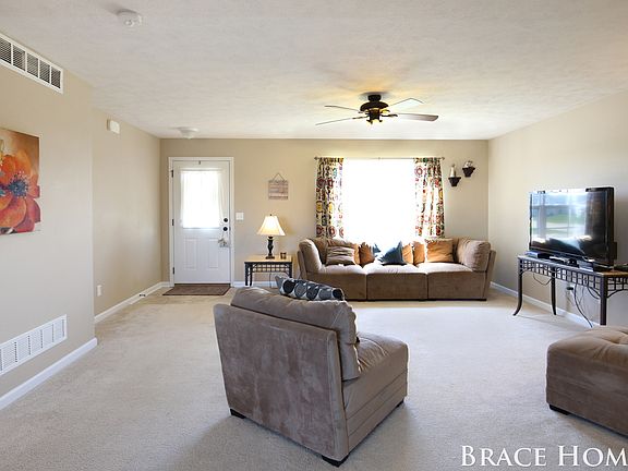3rd image of 6877 Peninsula Ct NE