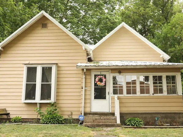 907 S Prairie St, Brookston, IN 47923