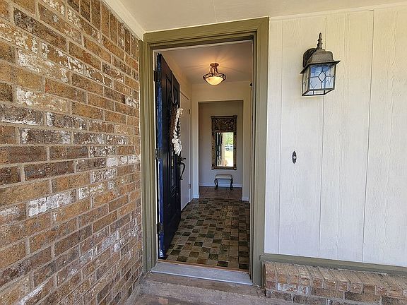 3rd image of 2701 Faulkner Dr