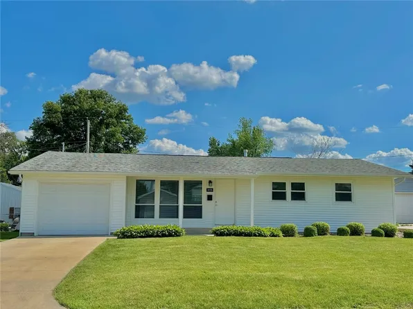 3025 4th Ave, Marion, IA 52302