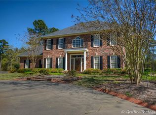 2831 Long Lake Dr, Shreveport, LA 71106