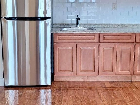 4th image of 36 Oakwood Ave APT 3B
