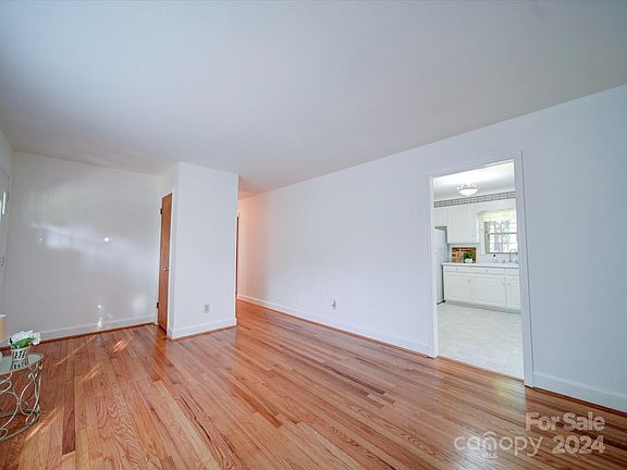 2nd image of 1420 Sterling Ave