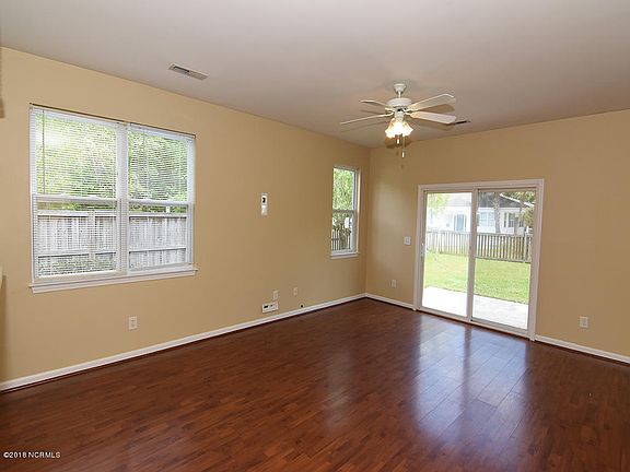 5th image of 262 Coral Stone Court SE