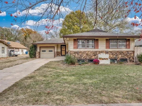 816 N Linden St, Belle Plaine, KS 67013