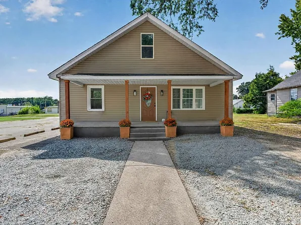 98 Palmetto St, Clinton, SC 29325