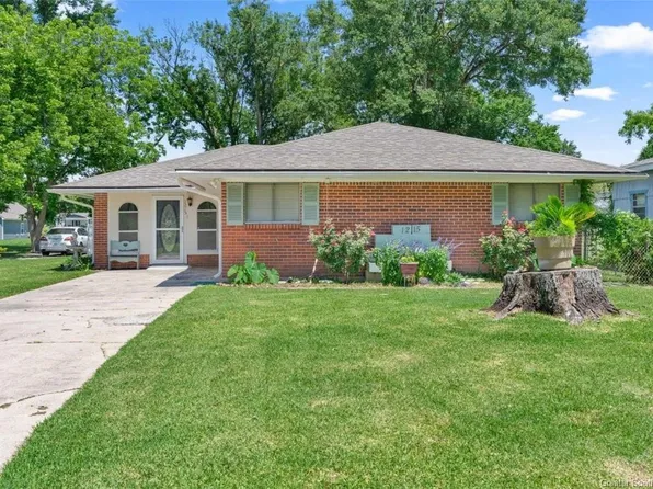 1215 Vincent St, Vinton, LA 70668