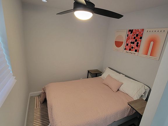 4th image of 2831 S Bedford St #2833