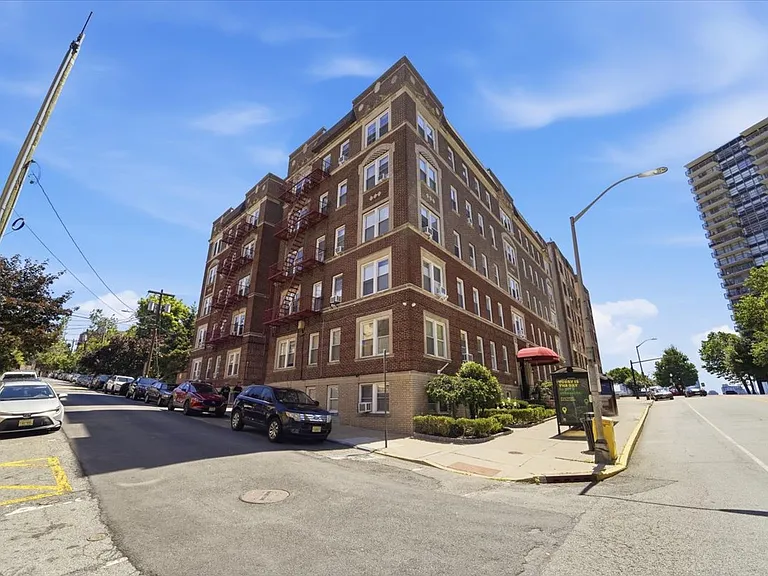 6045 Boulevard East #E4 — Photo 24