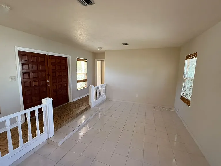 914 Homewood Dr — Photo 14