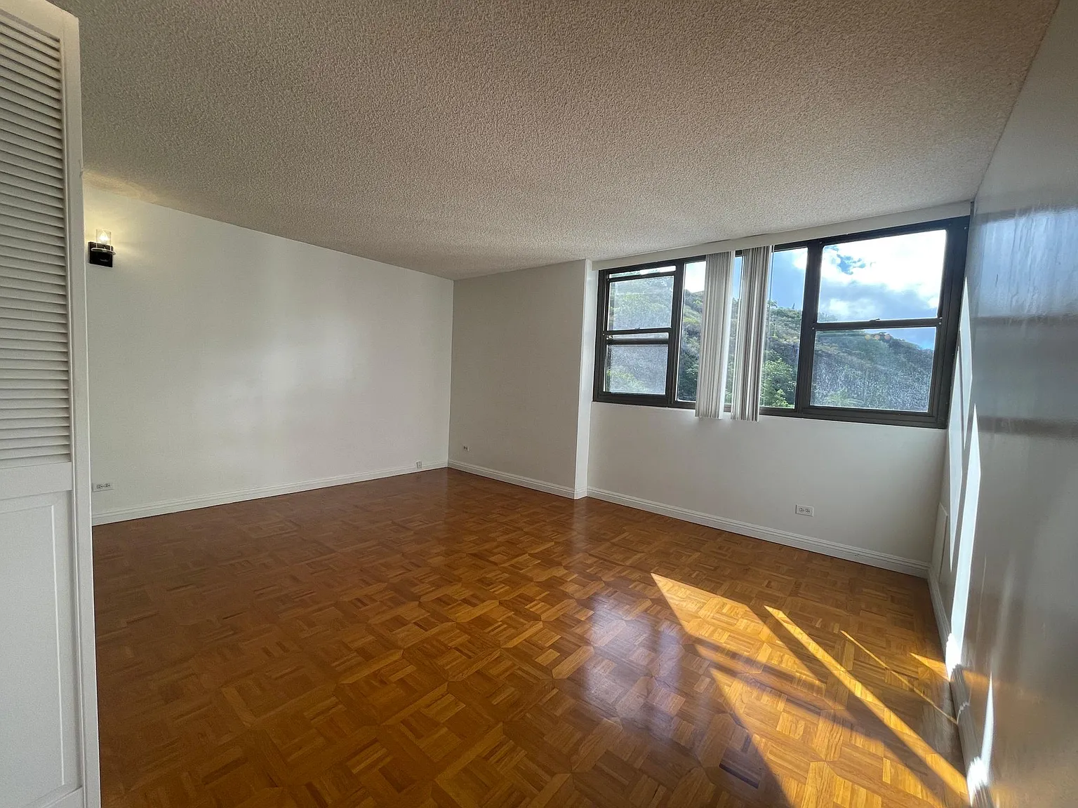 6710 Hawaii Kai Dr — Photo 2