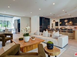 876 N Norman Pl, Los Angeles, CA 90049