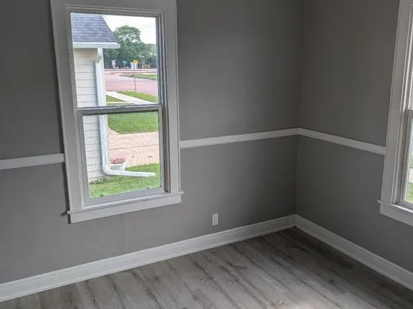 415 S Lincoln St, Canton, SD 57013