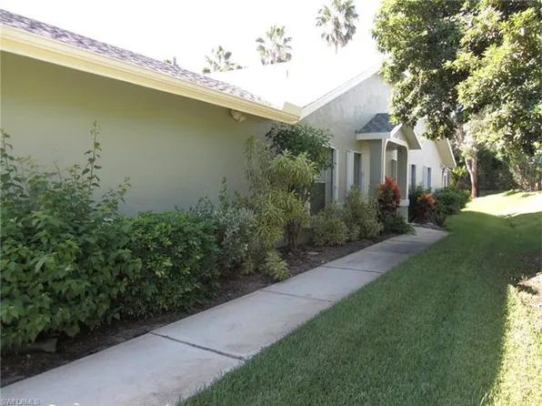 1704 Royal Cir, Naples, FL 34112