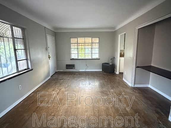 5th image of 414 Pine St SE APT 03