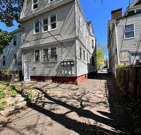2nd image of 132 Mapes Ave