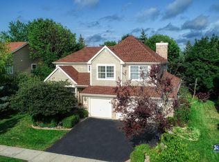 1462 Maidstone Dr, Vernon Hills, IL 60061