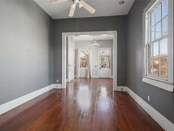 4th image of 426-28 Elmira Ave