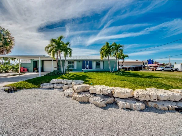 2891 Cussell Dr, Saint James City, FL 33956