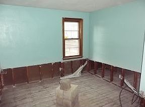 3rd image of 8 N Circle Dr
