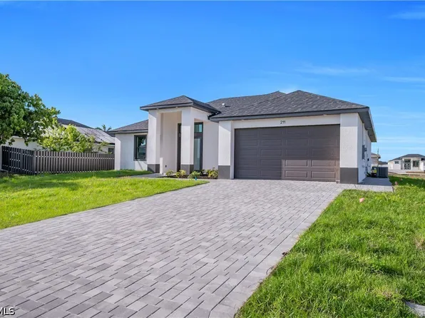 1412 NE 2nd Place Cpe, Coral, FL 33909