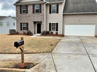 318 Forrest Hills Dr, Dallas, GA 30157