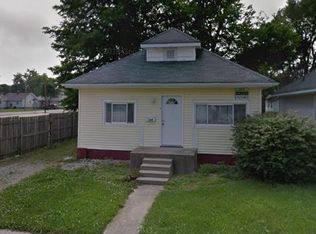 1214 3rd St, Charleston, IL 61920