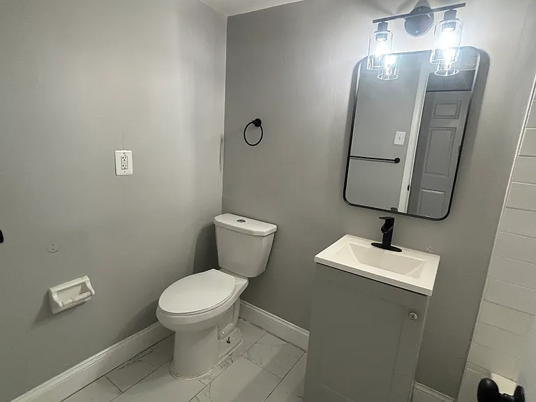 311 N Sycamore Ave #B001 — Photo 7