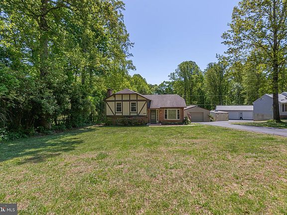 3rd image of 655 Holly Corner Rd