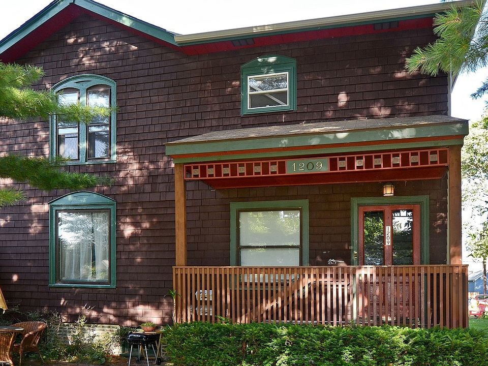 1st image of 1209 Dewey Ave APT 1F