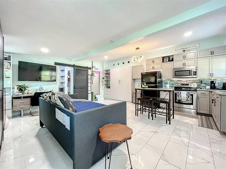 1245 Catalpa Dr #4 — Photo 22