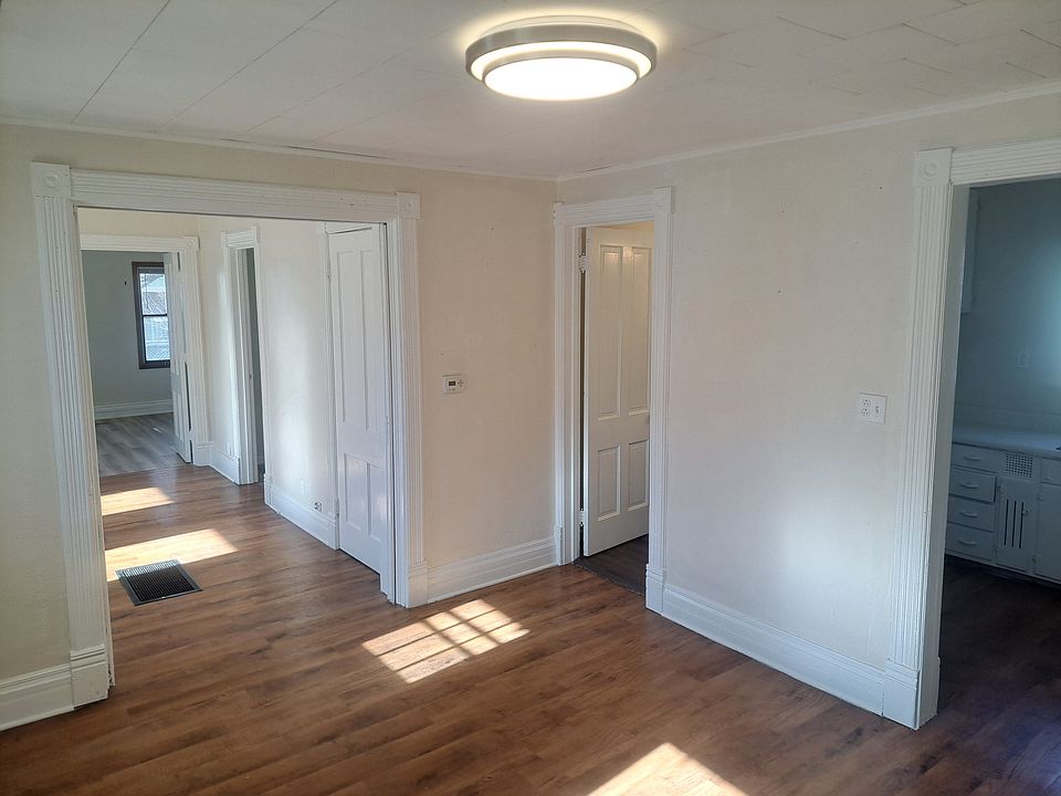 1st image of 119 Dewey Ave #119