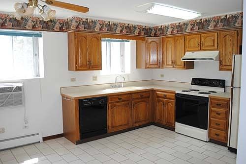 3rd image of 421 W Miner St APT 17
