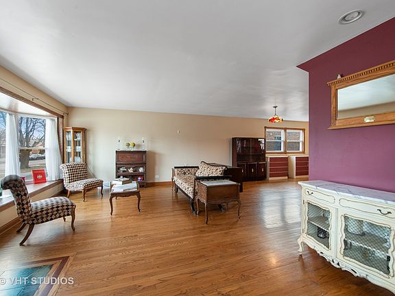 2nd image of 10104 S Washtenaw Ave
