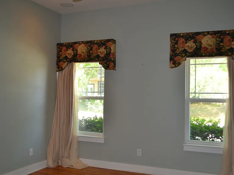 709 Roberts St — Photo 9